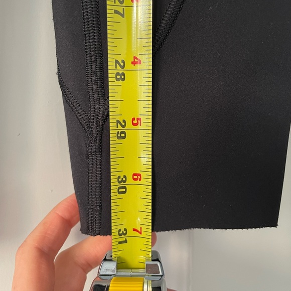 Lululemon | Cropped Leggings with Pockets | Size: 2 | Color: Black - Picture 4 of 7